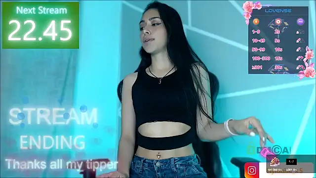 Snapshot of lilylouisee chatting on January 22, 8:49 pm lilylouisee online show from January 22, 8:49 pm