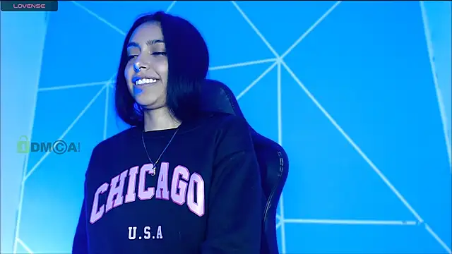 Snapshot of lilylouisee chatting on October 16, 10:00 pm lilylouisee online show from October 16, 10:00 pm