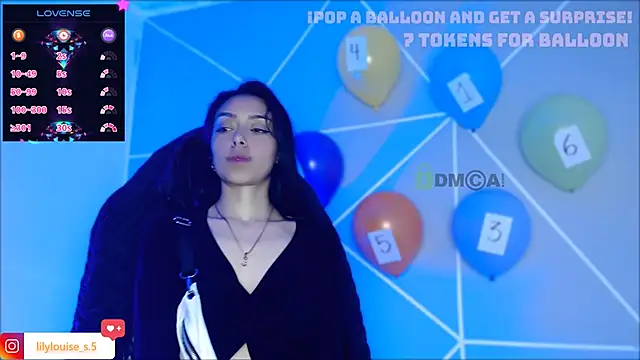 lilylouisee online show from December 17, 2:39 am