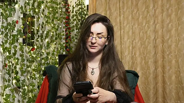 NaughtYHomemadE online show from May 1, 4:11 pm