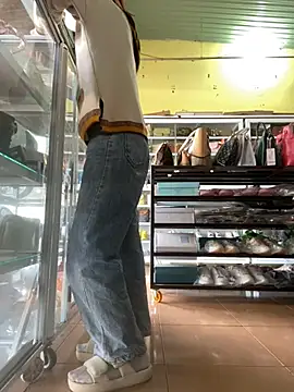 Snapshot of Rosa_998 chatting on January 18, 1:30 am Rosa 998 online show from January 18, 1:30 am