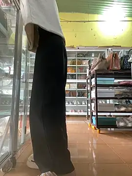 Snapshot of Rosa_998 chatting on February 9, 3:32 am Rosa 998 online show from February 9, 3:32 am