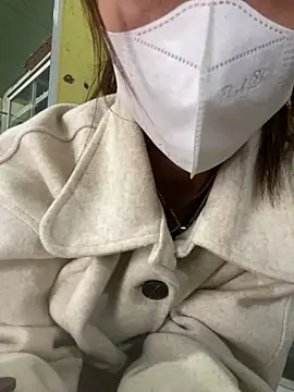 Snapshot of Rosa_998 chatting on February 9, 8:33 am Rosa 998 online show from February 9, 8:33 am