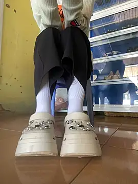 Snapshot of Rosa_998 chatting on February 13, 9:20 am Rosa 998 online show from February 13, 9:20 am