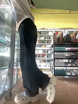 Snapshot of Rosa_998 chatting on February 27, 1:48 am Rosa 998 online show from February 27, 1:48 am