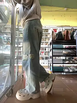 Snapshot of Rosa_998 chatting on February 28, 1:47 am Rosa 998 online show from February 28, 1:47 am