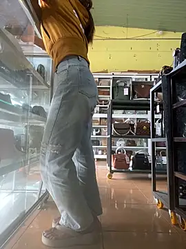 Snapshot of Rosa_998 chatting on October 26, 1:00 am Rosa 998 online show from October 26, 1:00 am