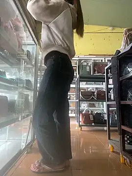 Snapshot of Rosa_998 chatting on October 31, 1:17 am Rosa 998 online show from October 31, 1:17 am