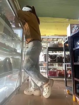 Snapshot of Rosa_998 chatting on November 14, 12:42 am Rosa 998 online show from November 14, 12:42 am