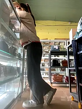 Snapshot of Rosa_998 chatting on November 25, 12:43 am Rosa 998 online show from November 25, 12:43 am