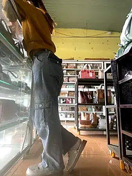 Snapshot of Rosa_998 chatting on December 4, 1:04 am Rosa 998 online show from December 4, 1:04 am