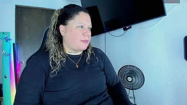 mariana maze online show from December 5, 6:10 am