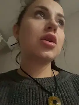 ellie ssexy online show from December 15, 10:15 pm