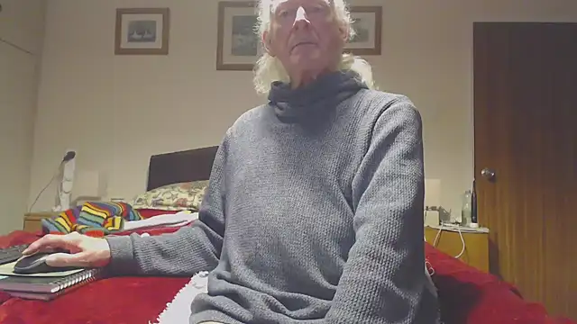 Snapshot of WaverlyKernow chatting on November 27, 10:17 am WaverlyKernow online show from November 27, 10:17 am