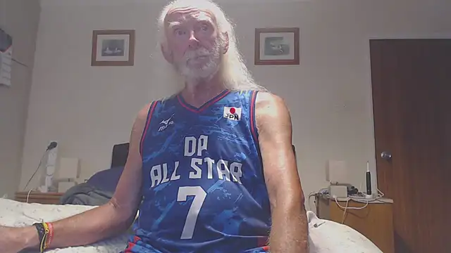 Snapshot of WaverlyKernow chatting on July 11, 4:43 pm WaverlyKernow online show from July 11, 4:43 pm