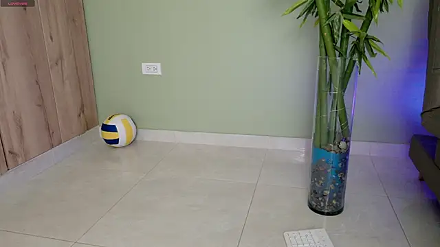 were-Naughty online show from January 31, 8:01 pm