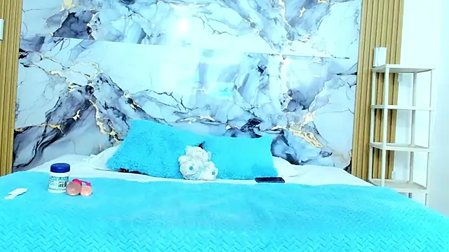 luna hoott online show from November 16, 1:39 pm