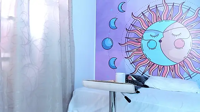Snapshot of luna_hoott chatting on July 16, 2:34 pm luna hoott online show from July 16, 2:34 pm
