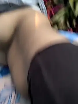 Snapshot of Crezy-Queen01 chatting on November 5, 8:36 am Crezy-Queen01 online show from November 5, 8:36 am