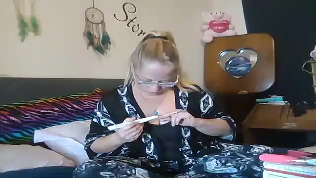 Snapshot of Toybox13_Pika chatting on December 1, 9:31 pm Toybox13 Pika online show from December 1, 9:31 pm