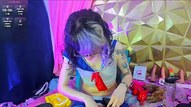 neeko princes online show from March 13, 12:13 pm