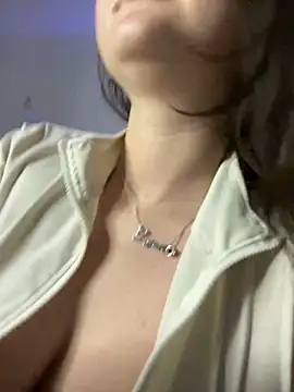 Snapshot of chunliklk chatting on March 1, 11:37 pm chunliklk online show from March 1, 11:37 pm