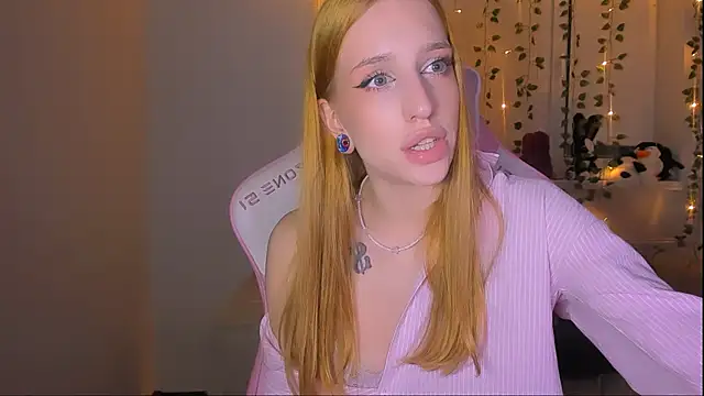 Snapshot of Anice_ chatting on February 13, 10:50 pm Anice online show from February 13, 10:50 pm