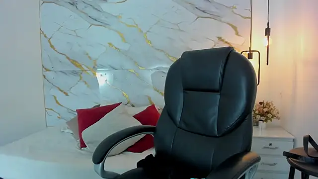 pretty ariiel online show from February 7, 6:28 am