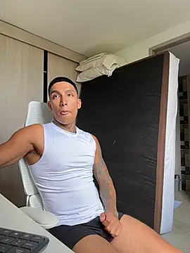 sendfer online show from February 9, 7:07 pm