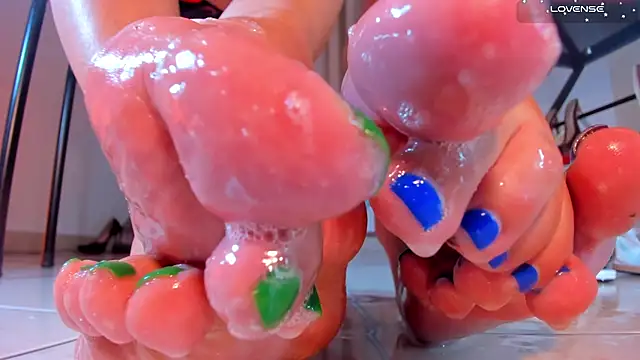 Snapshot of Katherinlevinee1 chatting on October 30, 12:12 am Katherinlevinee1 online show from October 30, 12:12 am