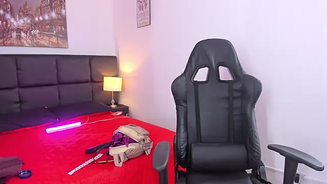 Snapshot of Megan_Miles02 chatting on March 10, 11:16 pm Megan Miles02 online show from March 10, 11:16 pm