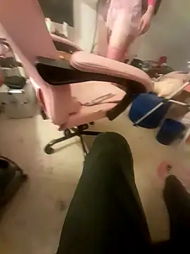 Snapshot of AsStraightAsARuler chatting on December 3, 5:44 pm AsStraightAsARuler online show from December 3, 5:44 pm