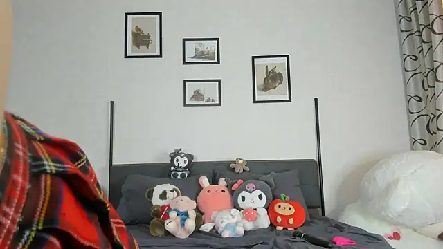 Snapshot of dolly_ll chatting on March 18, 1:20 pm dolly ll online show from March 18, 1:20 pm