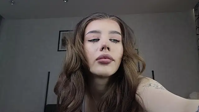 Snapshot of dolly_ll chatting on March 22, 1:30 pm dolly ll online show from March 22, 1:30 pm