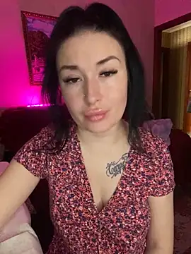 Snapshot of Roxana_Bell chatting on February 24, 11:32 am Roxana Bell online show from February 24, 11:32 am