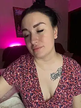 Snapshot of Roxana_Bell chatting on March 12, 1:25 am Roxana Bell online show from March 12, 1:25 am