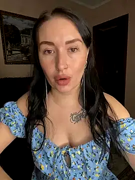 Snapshot of Roxana_Bell chatting on November 15, 6:59 pm Roxana Bell online show from November 15, 6:59 pm