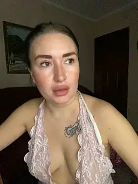 Snapshot of Roxana_Bell chatting on February 7, 1:15 pm Roxana Bell online show from February 7, 1:15 pm