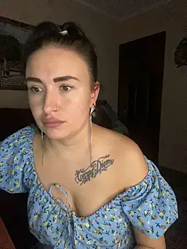 Snapshot of Roxana_Bell chatting on February 19, 7:32 pm Roxana Bell online show from February 19, 7:32 pm