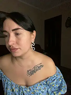 Snapshot of Roxana_Bell chatting on February 20, 8:53 pm Roxana Bell online show from February 20, 8:53 pm