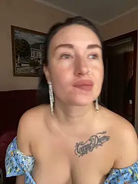 Snapshot of Roxana_Bell chatting on March 6, 9:06 am Roxana Bell online show from March 6, 9:06 am