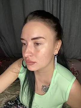 Snapshot of Roxana_Bell chatting on March 23, 7:40 pm Roxana Bell online show from March 23, 7:40 pm