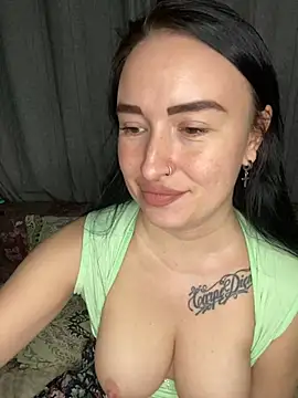 Snapshot of Roxana_Bell chatting on March 27, 9:47 pm Roxana Bell online show from March 27, 9:47 pm