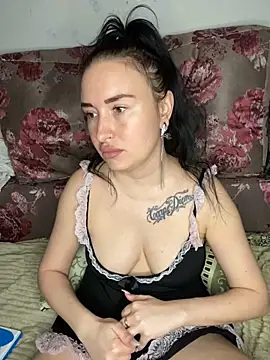 Roxana Bell online show from April 29, 6:25 pm
