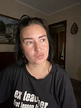 Snapshot of Roxana_Bell chatting on June 12, 10:03 am Roxana Bell online show from June 12, 10:03 am