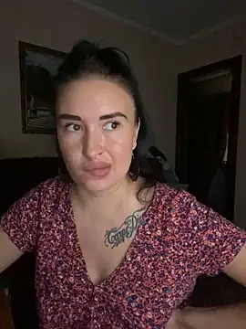Snapshot of Roxana_Bell chatting on June 14, 12:40 pm Roxana Bell online show from June 14, 12:40 pm
