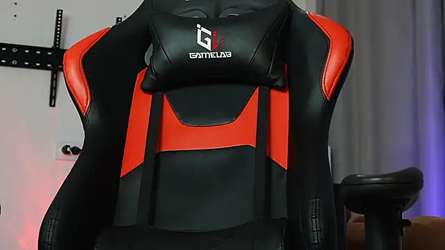 danielkraigforu online show from February 25, 4:24 am