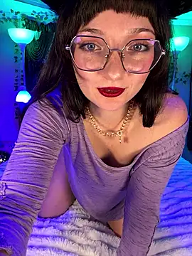 Snapshot of urpuppymoon chatting on January 8, 2:03 am urpuppymoon online show from January 8, 2:03 am