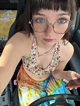 Snapshot of urpuppymoon chatting on January 16, 8:24 pm urpuppymoon online show from January 16, 8:24 pm