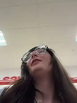 Snapshot of urpuppymoon chatting on March 5, 7:21 pm urpuppymoon online show from March 5, 7:21 pm